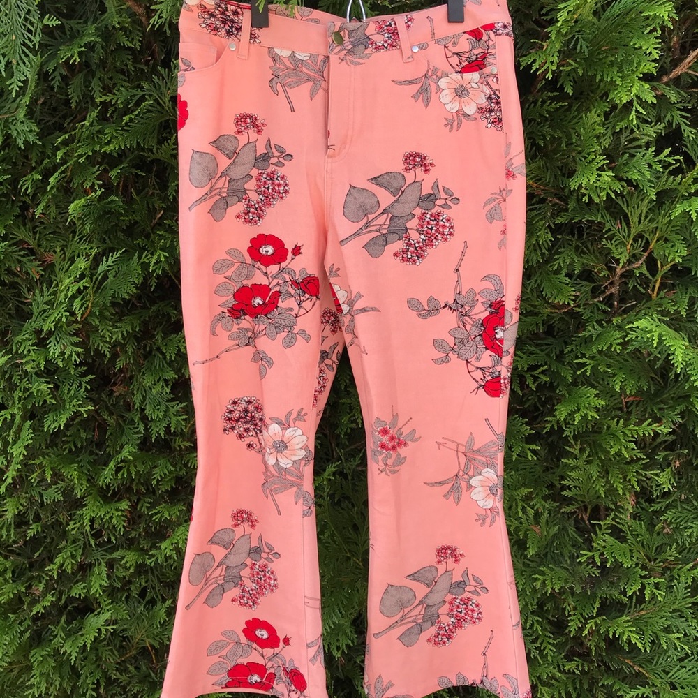 G.I.L.I. Size 8 peach pants